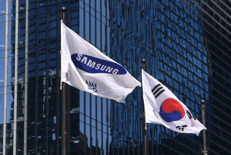 Samsung says it’s in “crisis,” apologizes for missing profit target